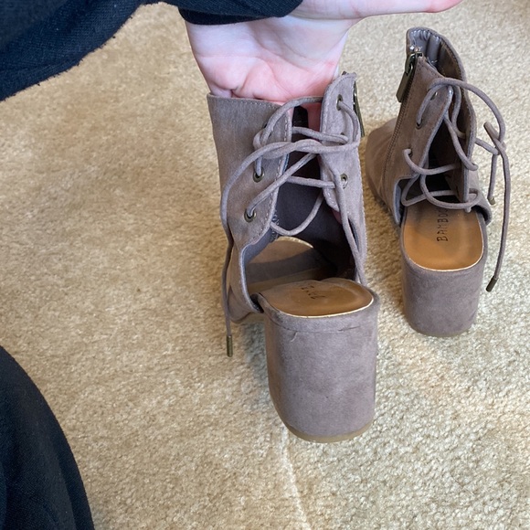 Chunky open toe booties - Picture 3 of 5